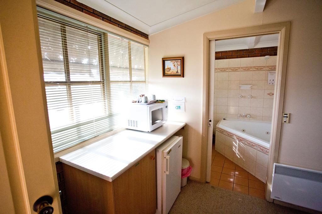 Walkabout Motel Rutherglen Room photo